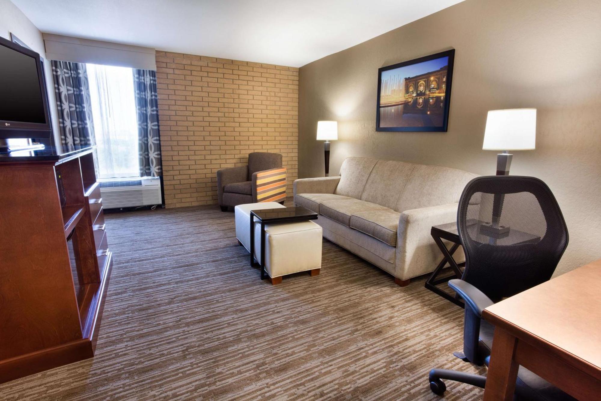 Drury Inn & Suites Kansas City Airport Exterior foto