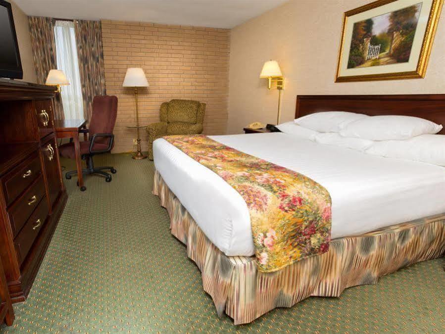 Drury Inn & Suites Kansas City Airport Exterior foto